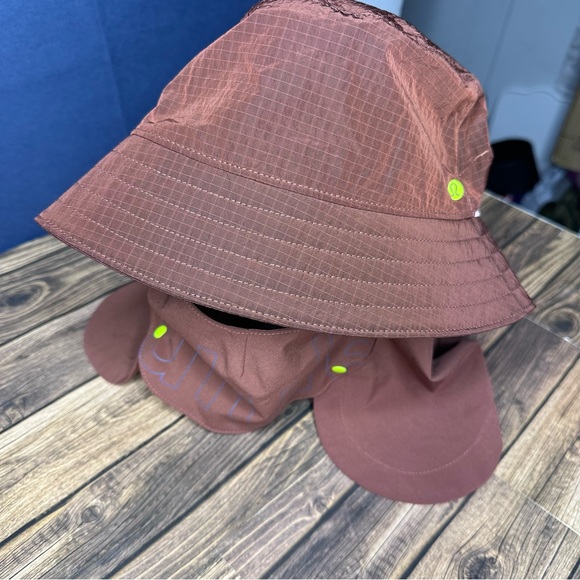 Lululemon Convertible Hike Bucket Hat NWT Size S/M (Ancient Copper) - Picture 4 of 16